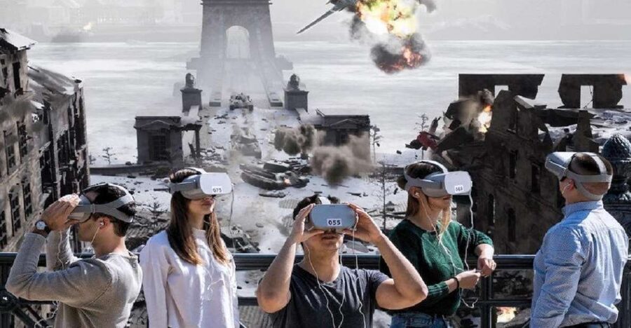 Budapest: Virtual Reality Tour in 8 Languages - Starting near Chain Bridge, then walking into the Castle District