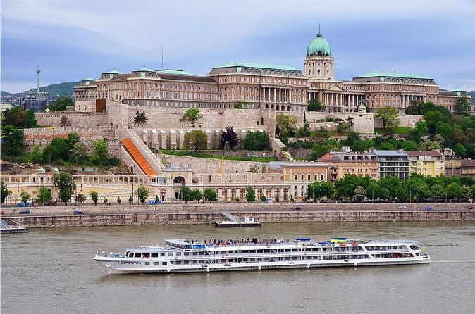 Budapest Walking Tour: Explore Top Sights & Hidden Gems - Szent István Bazilika and the Surprise Stops Along the Way