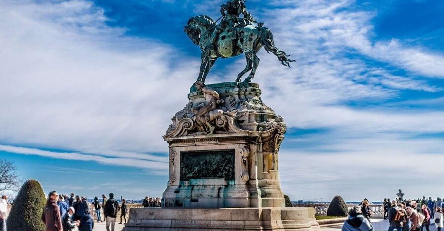 Budapest: Walking Tour in German - St. Stephen’s Basilica meeting point, and how to start without stress