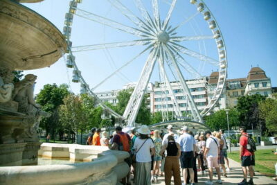 Walking Tour to the Shoes Memorial and Parliament