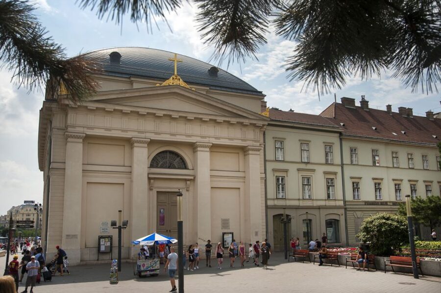 Budapest Walking Tour with a Professional Local Guide - Starting at St. Stephen’s Basilica, Then Building Up to Buda Castle