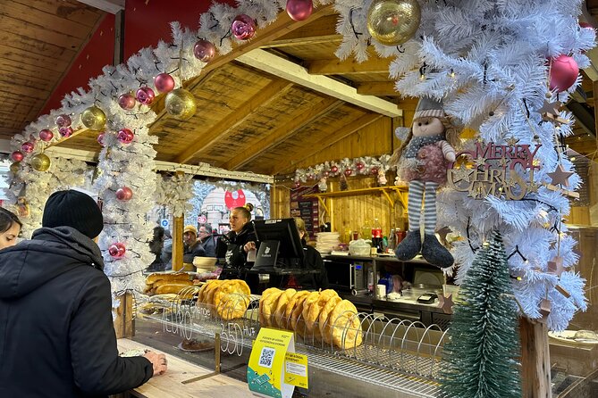 Budapest Wonderland - A Christmas Market Tour with Chimney Cake & Mulled Wine - Passing Landmarks Like Gresham Palace Without Losing the Holiday Mood