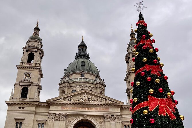 Budapest Wonderland - A Christmas Market Tour with Chimney Cake & Mulled Wine - How the Best Guides Make a 2.5-Hour Tour Feel Longer