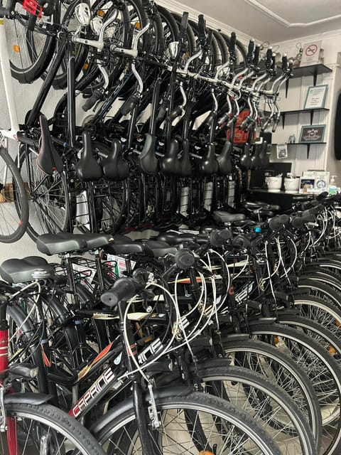 Choose a bicycle and make your own tour in Budapest-24 hrs - What comes included, and why the value is about more than $21