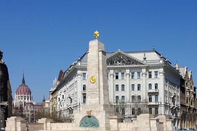 Classic Walk in Budapest Historical Center - Elizabeth Square park walk, Danube Fountain, and the ferris wheel