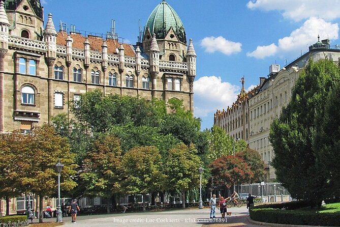 Communism in Budapest: Private Tour with House of Terror Museum - House of Terror Museum: entering the story, then taking your time
