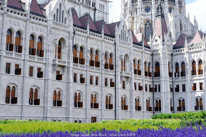 Communism in Budapest: Private Tour with House of Terror Museum - How long the walk is and what pace to plan