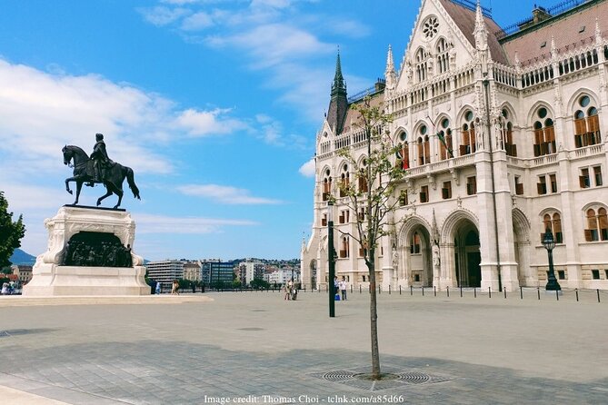 Communism in Budapest: Private Tour with House of Terror Museum - Falk Miksa Street, the Columbo statue, and what history looks like day to day