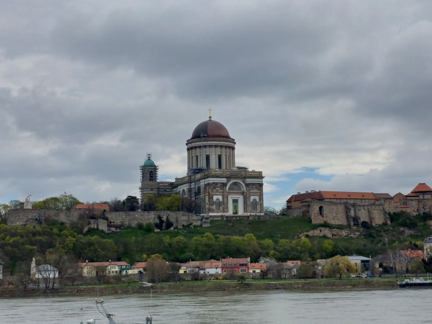 Danube Bend: Private 8-Hour Full Board Tour from Budapest - Budapest pickup, air-conditioned comfort, and the first lookout at Dobogó-kő
