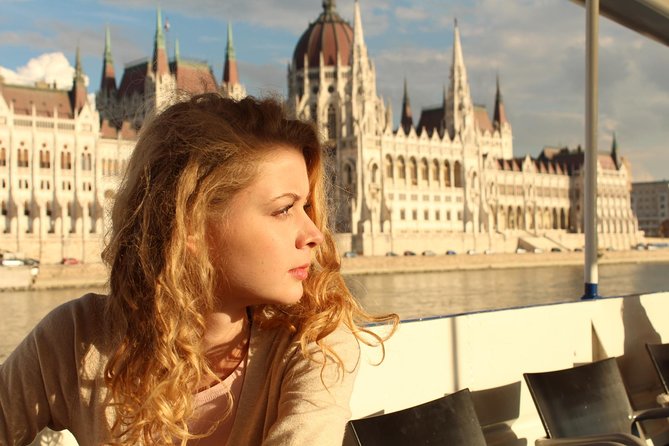 Daytime and Sunset Cruise on the Danube with Drink Options - A short Danube cruise that still feels like a plan