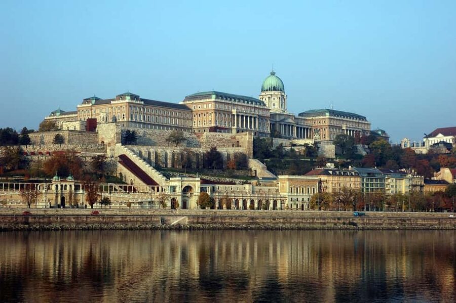 Discover the Highlights and Hidden Gems of Budapest - Heroes’ Square: Big Scale, Easy to Appreciate