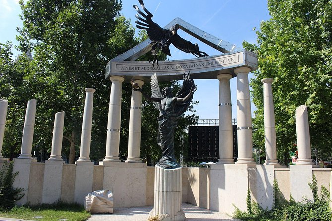 Downtown Pest Walking Tour - Cardinal Mindszenty Statue, Faith Under Pressure, and Communism’s Long Shadow