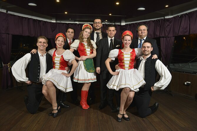 Drinks and Folklore Show Cruise in Budapest - Key things I’d circle before you go