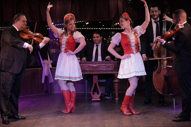 Drinks and Folklore Show Cruise in Budapest - Group Size, Boarding Flow, and Why Arriving Early Helps
