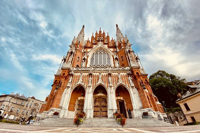 Exclusive Private Transfer from Budapest to Krakow, Door-to-Door - Vehicles and luggage space for 1 to 10 passengers