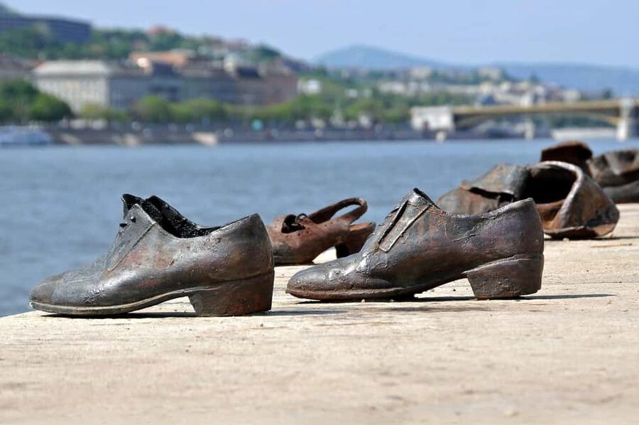 Explore the rich Jewish heritage of Budapest PRIVATE TOUR - Meeting near Fashion Street, then walking with purpose