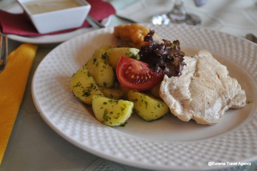 From Budapest: Full-Day Danube Bend Tour with Lunch - Guide quality: why names keep popping up for a reason