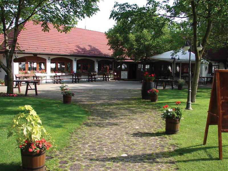 From Budapest: Full-Day Puszta Tour with Lunch and Show - Morning Transfer to Kecskemét: What the Ride Buys You