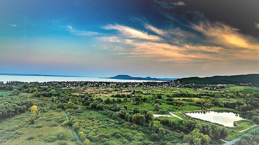 From Budapest: Lake Balaton Day Tour - Lake Balaton cruise: the 1-hour view-maker