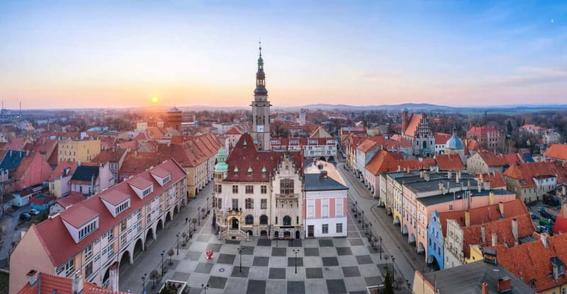 From Vienna: Bratislava& Budapest Day Tour with Photographer - The Midday Transfer and the Traunsee Lake Boat Break