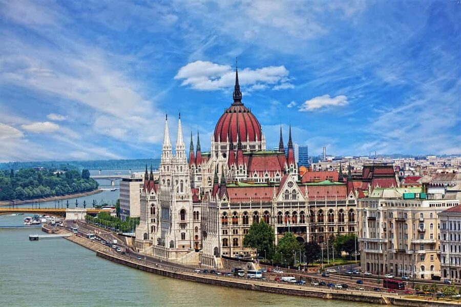 From Vienna: Bratislava & Budapest Guided one day Round Tour - Two capitals, one day: how the rhythm stays manageable