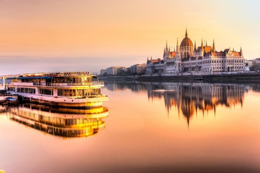 From Vienna: Budapest Small-Group Guided Day Tour - Should you book this Vienna to Budapest day tour?