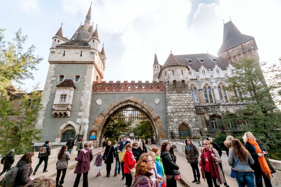 From Vienna: Guided Day Trip to Budapest - Should you book this tour or find another plan?