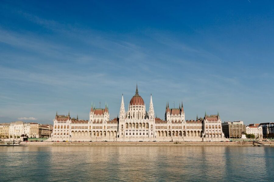 From Vienna: Guided Day Trip to Budapest - Danube River setting and iconic landmarks: what makes Budapest feel like Budapest