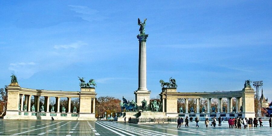 From Vienna: Private Day Tour of Budapest inc. Local Guide - Key points before you go