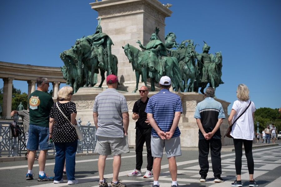 Full Day Budapest City Tour with Lunch, Wine & Dessert - Price and Value for $212 Per Person Over 7 Hours