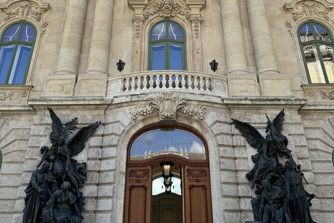 Gems of the Budapest Castle District Walking Tour - Stop 1: Holy Trinity Statue, a column you can read like a lesson