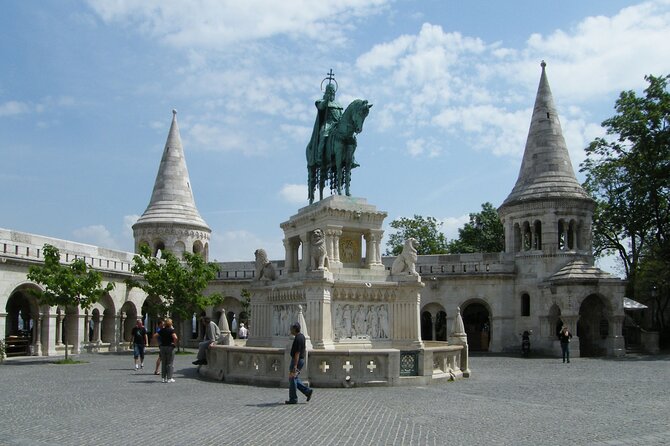 General sightseeing tour - Buda Castle Terrace Views and the King Matthias Fountain