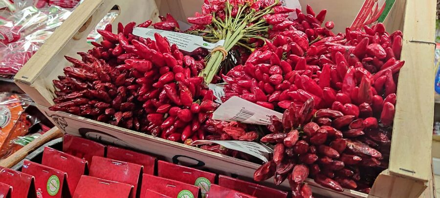 German tour: Central Market Hall of Budapest with tastings - Central Market Hall tasting instead of food roulette
