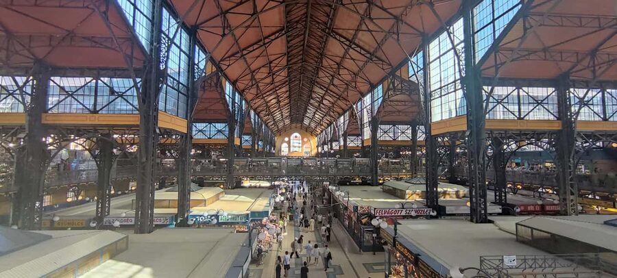 German tour: Central Market Hall of Budapest with tastings - Meat-forward reality: how vegans and vegetarians should decide