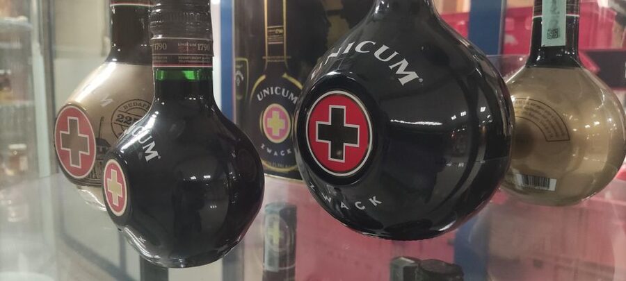 German tour in the Market Hall of Budapest with tastings - Paprika, salami, and sausage basics you can taste for real