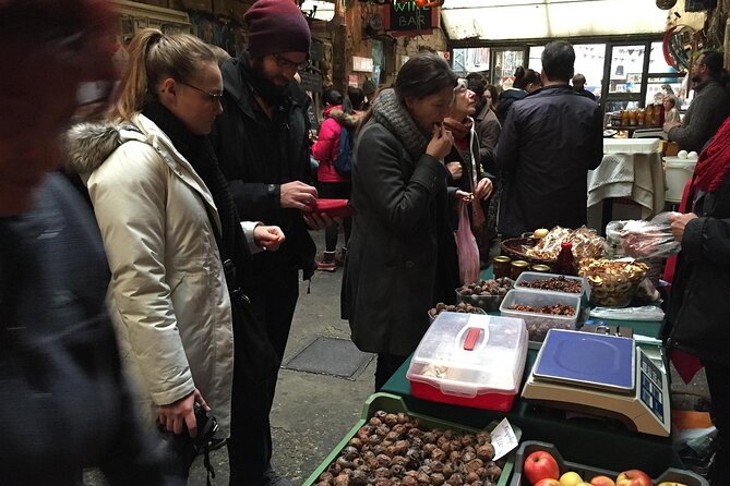 Gourmet Market Walk at the Great Market Hall of Budapest - The guide factor: what makes it work in real life