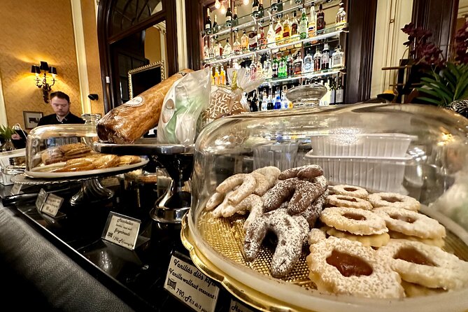 Guilty pleasures - A Budapest Dessert & Coffee House Tour - What you get between tastings: snacks, maps, and smart recommendations