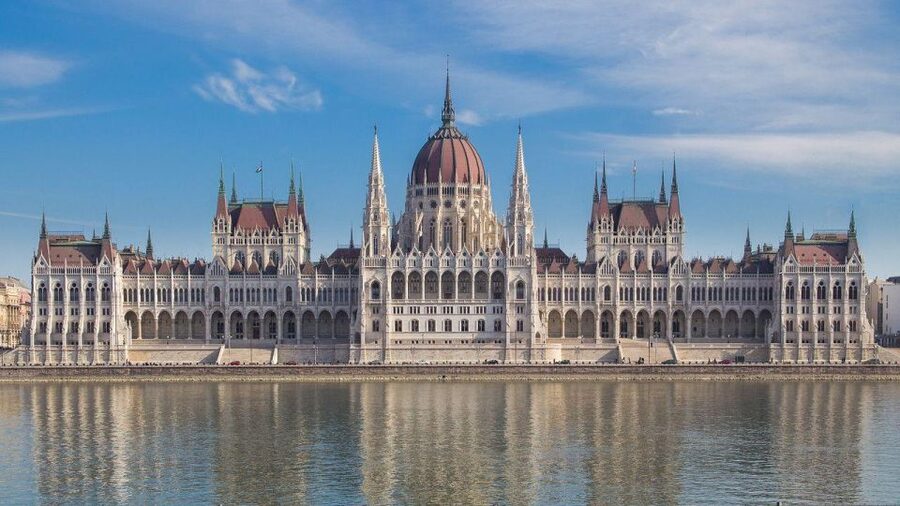 Half Day Private Budapest Driving Tour - A half-day private drive that gets you oriented fast
