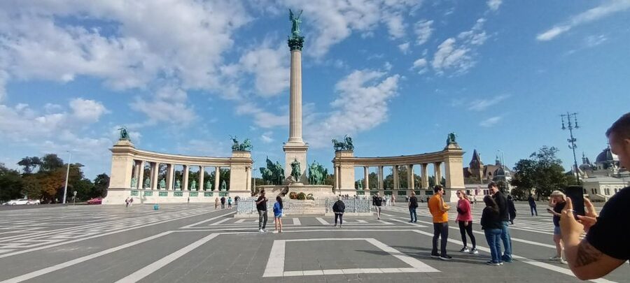 Half Day Private Budapest Driving Tour - Buda’s story stops: National Archives, House of Houdini, and the Hilton cloisters