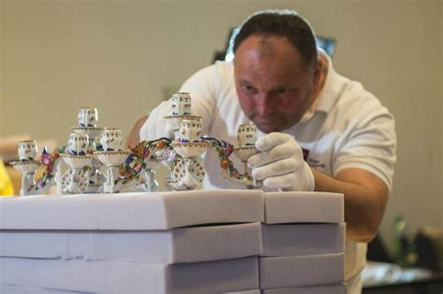 Herend Porcelain Factory, private Tour - The Herend Mini Manufactory: from kaolin clay to painted porcelain