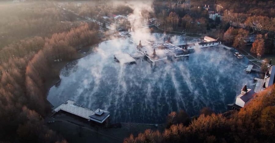 Hévíz Wellness Escape: Thermal Lake Day Trip from Budapest - Your day at Hévíz: the pacing that balances town time and real swimming