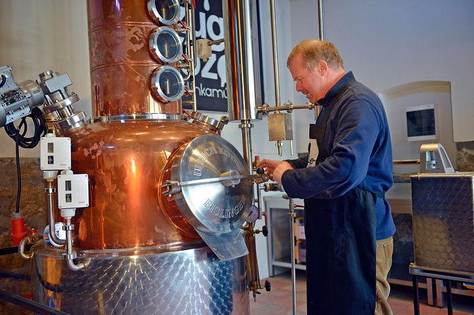 Hungarian pálinka distillery visit and tasting - Price and value in real terms (about $36)