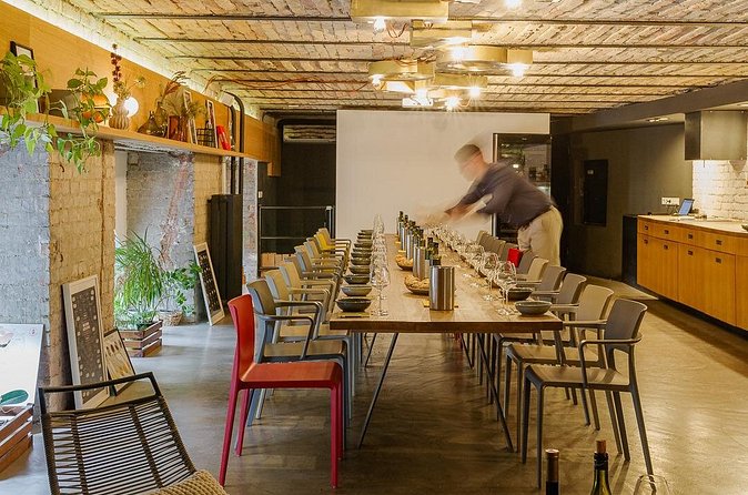 'Hungarian Wine Tasting Experience' in Budapest by Bortársaság - Pace, Group Size, and Practical Tips for Enjoying the Session