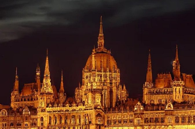 Interactive Mystery Hunt by The Parliament in Budapest - Who this mystery hunt suits best