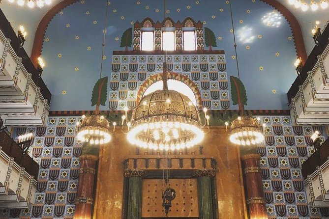 Jewish Budapest Walking Tour - Stop 5: Gozsdu Udvar, Restaurants and Party Energy
