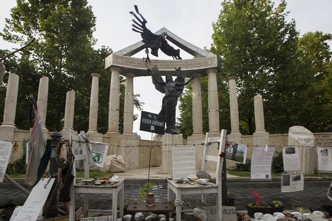 Jewish Heritage / Full tour - Shoes on the Danube Bank: the 15-minute stop you will not forget