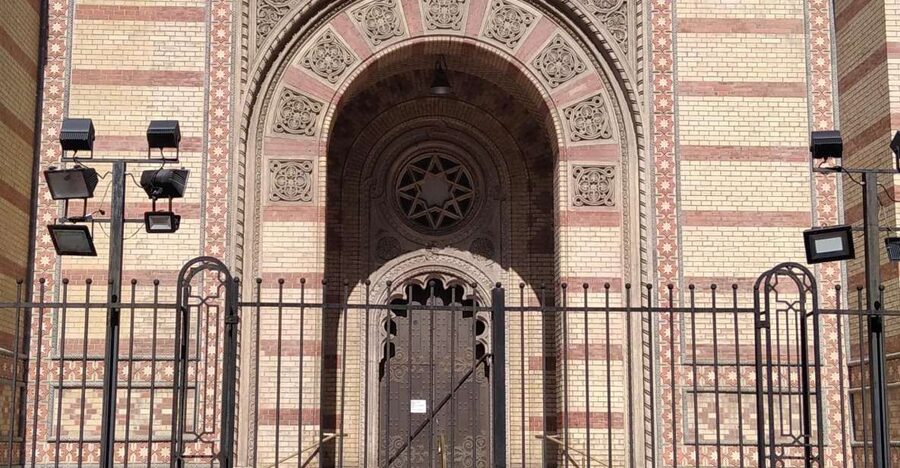 Jewish Quarter & Synagogues with personal stories - The Synagogue Triangle: three synagogues, one connected story