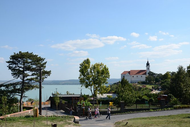 Lake Balaton & Cruise - Getting to Báthory utca 19 at 9:00 am without stress
