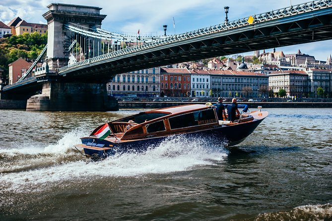 Luxurious, private day cruise with a waterlimousine to Szentendre - Szentendre in the longer option: art streets with real time
