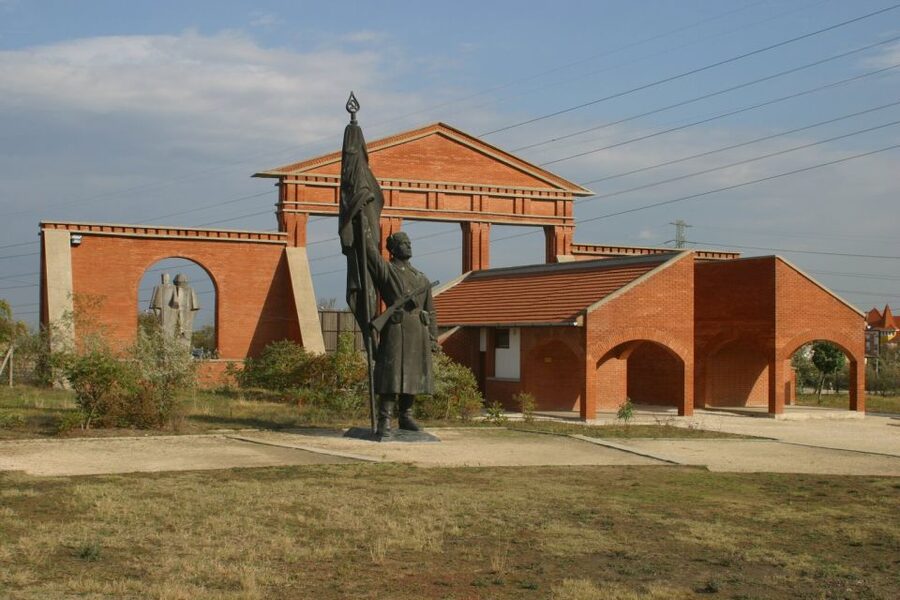 Memento Park: Official Guided Tour with Entry Ticket - Key highlights at Memento Park